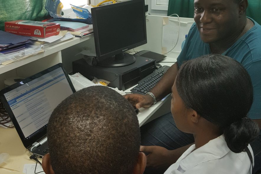 Satisfaire les normes sanitaires et créer un registre des clients en Haïti
